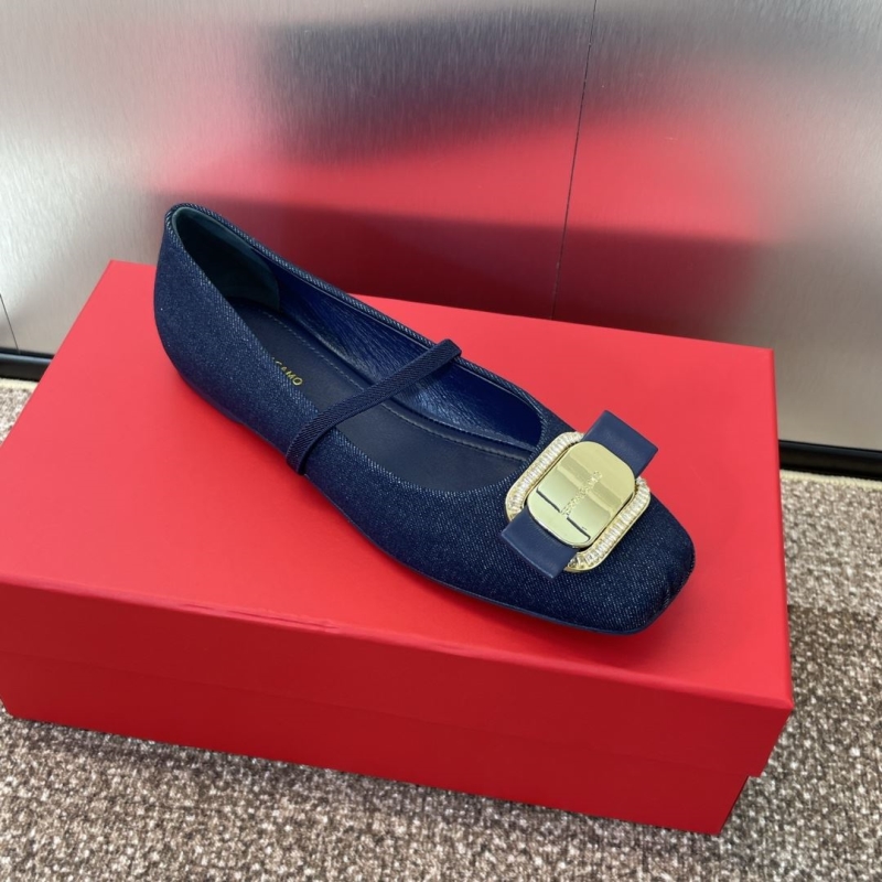 Ferragamo flat shoes